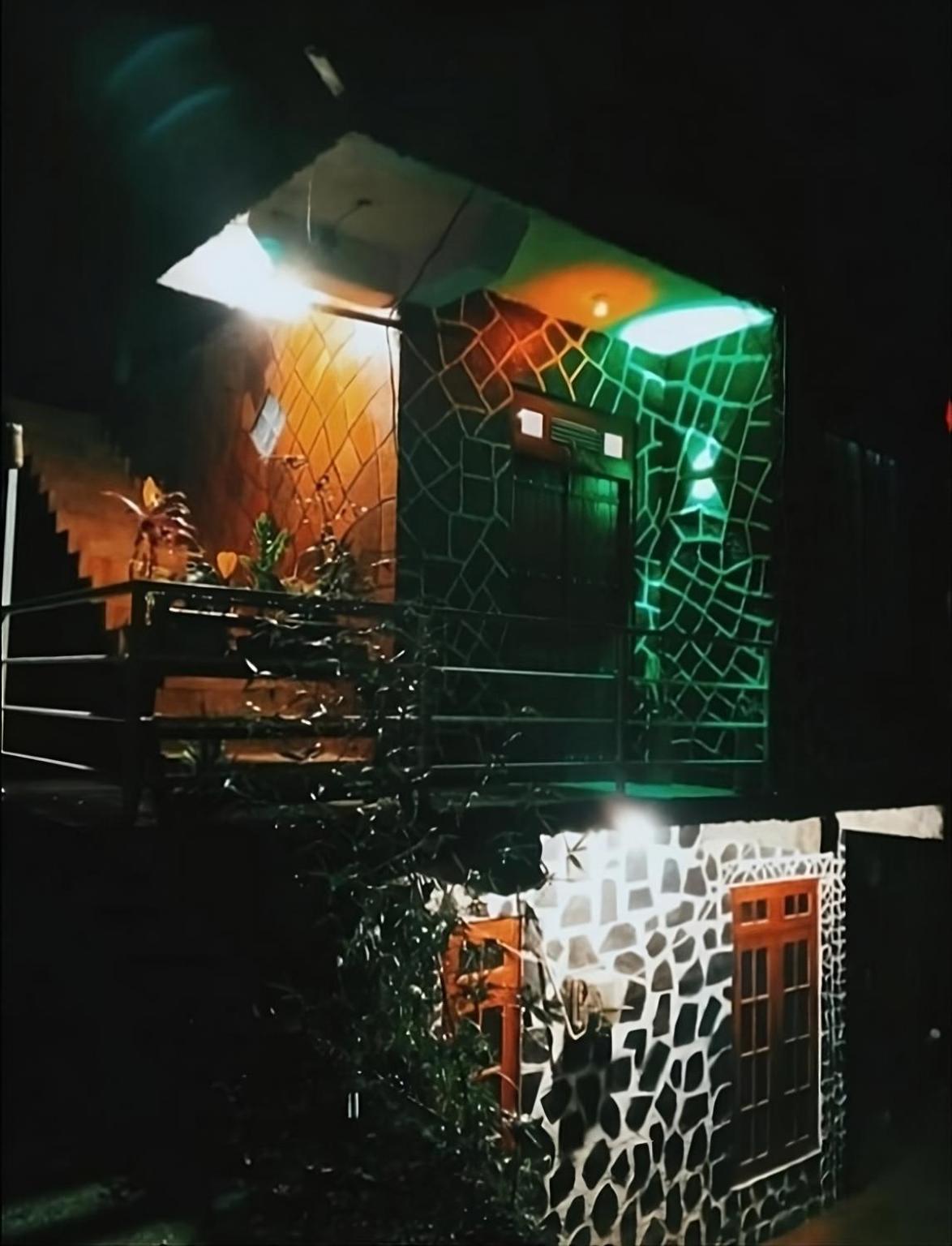 Off Grid Проживання в сім'ї